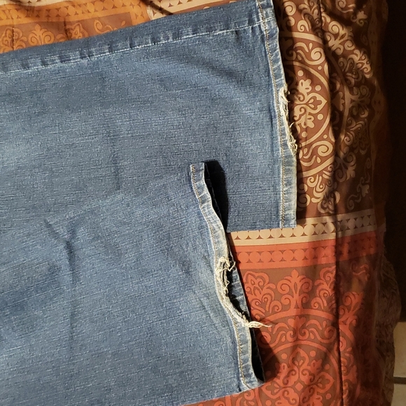 Torrid Relaxed Boot Jeans - Picture 4 of 4